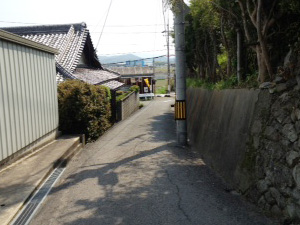 狭隘な道路