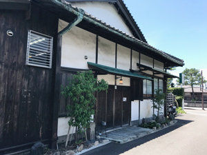 岡崎邦輔の別荘